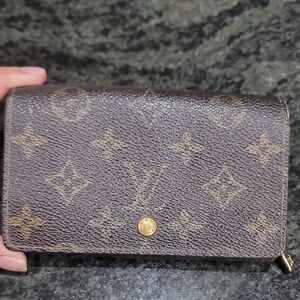 Louis Vuitton Monogram Canvas Wallet in Brown with Gold Hardware